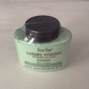 🖤🌿Ben Nye Luxury Powder – Mint Green BN11